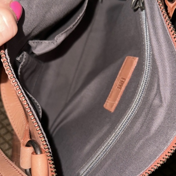 ‼️NWT!Mellisa Distressed Frye Bag in Apricot - Picture 10 of 14